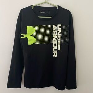 EUC Under Armour boys long sleeved dri-fit shirt size 7